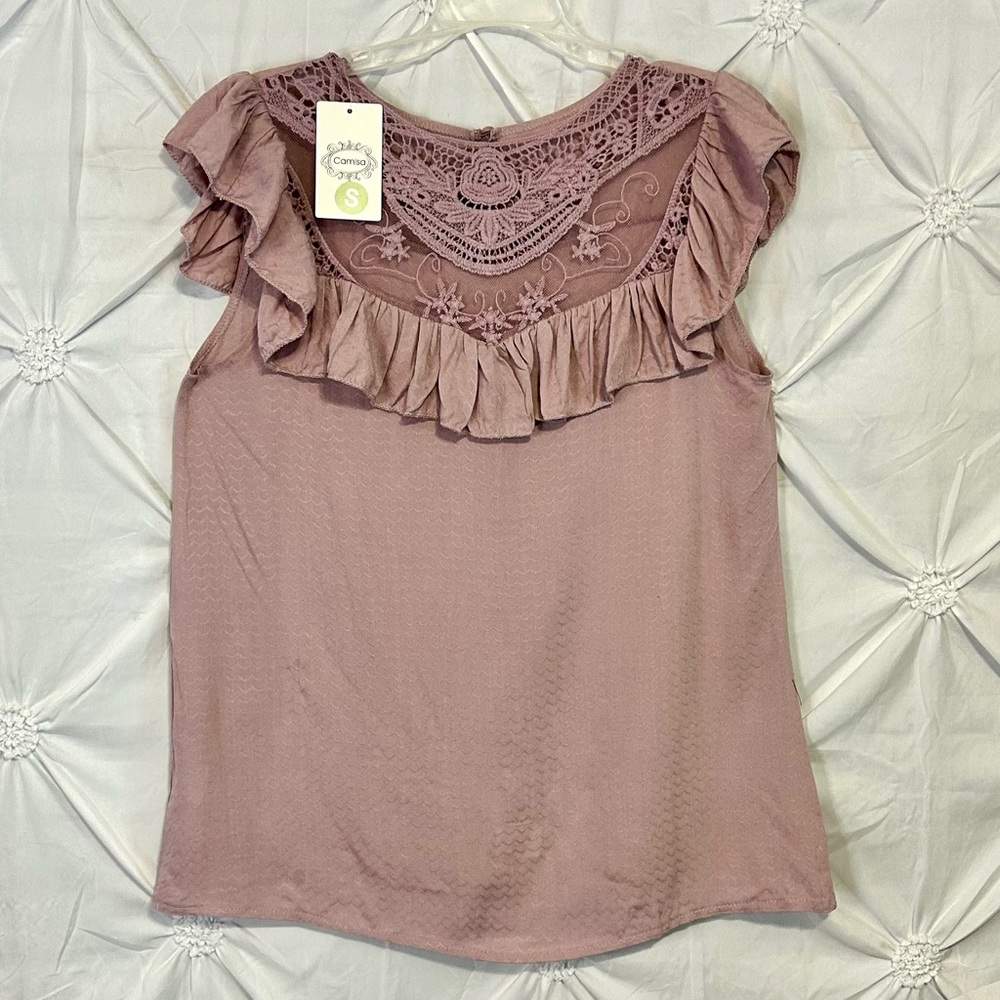 NWT Lavender Ruffle Yoke Women’s top- Small